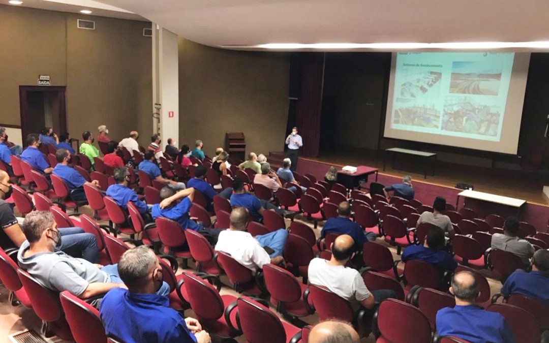 Colaboradores da Unidade de Araraquara participam de palestra sobre o mercado de Saneamento
